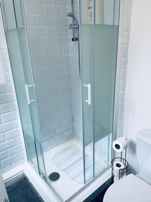 Homely 3 Bed Town House In Coventry City Centre Extérieur photo